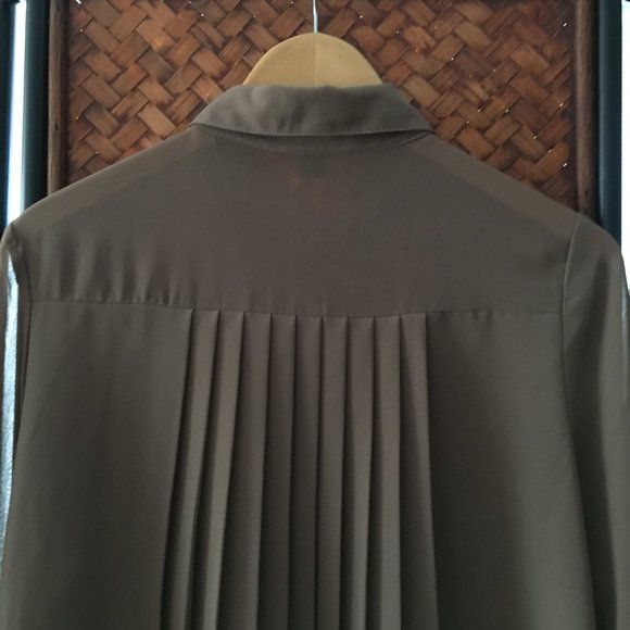 F21 Brown Pleated Button Down Dress Shirt - Picture 9 of 13